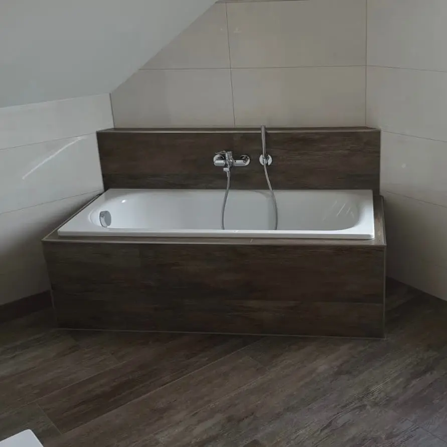 Modernes Badezimmer